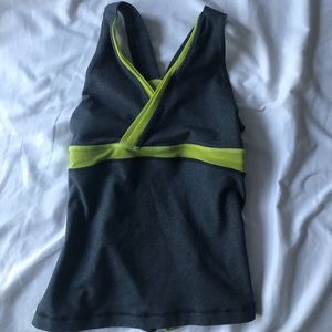 Grey lululemon workout top w/ mesh phone pocket
